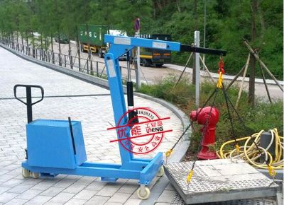 點擊查看詳細信息<br>標(biāo)題：華友機械移動式小吊機 閱讀次數(shù)：8962